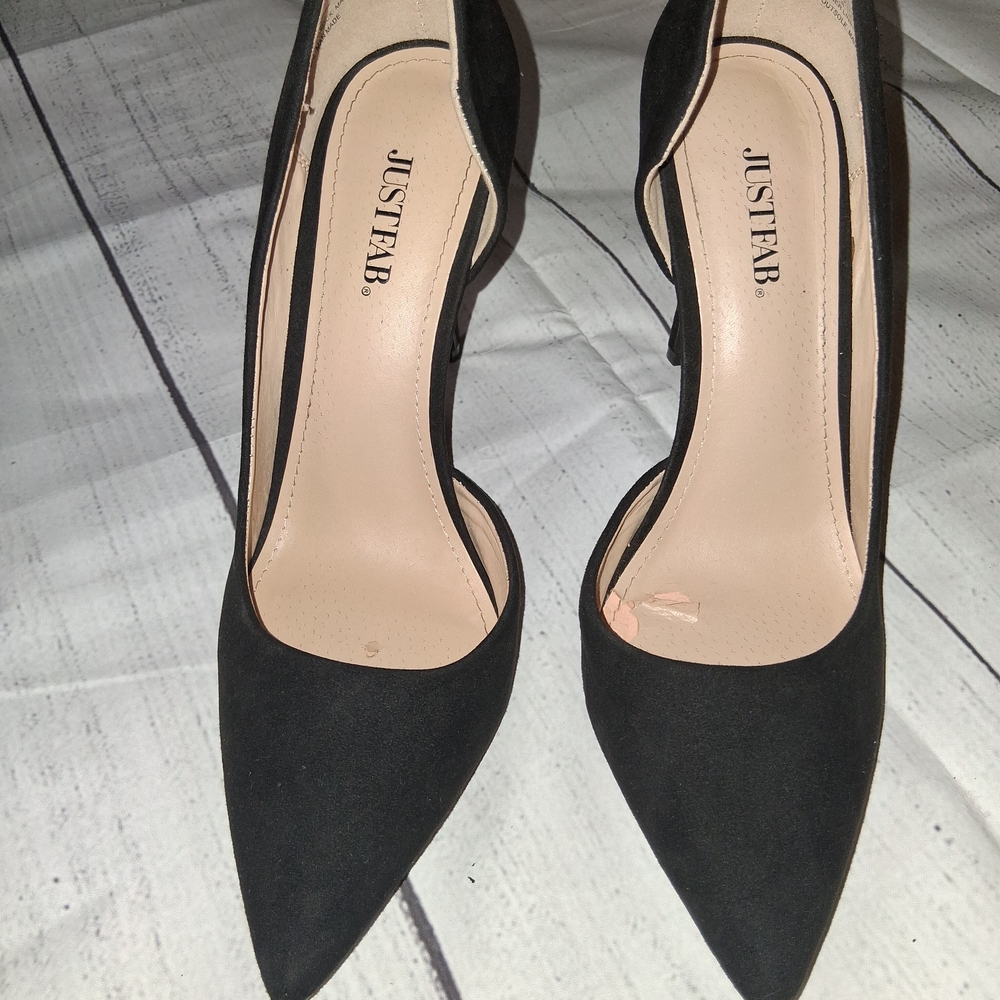 JustFab Black Classic Pointed-Toe Heels